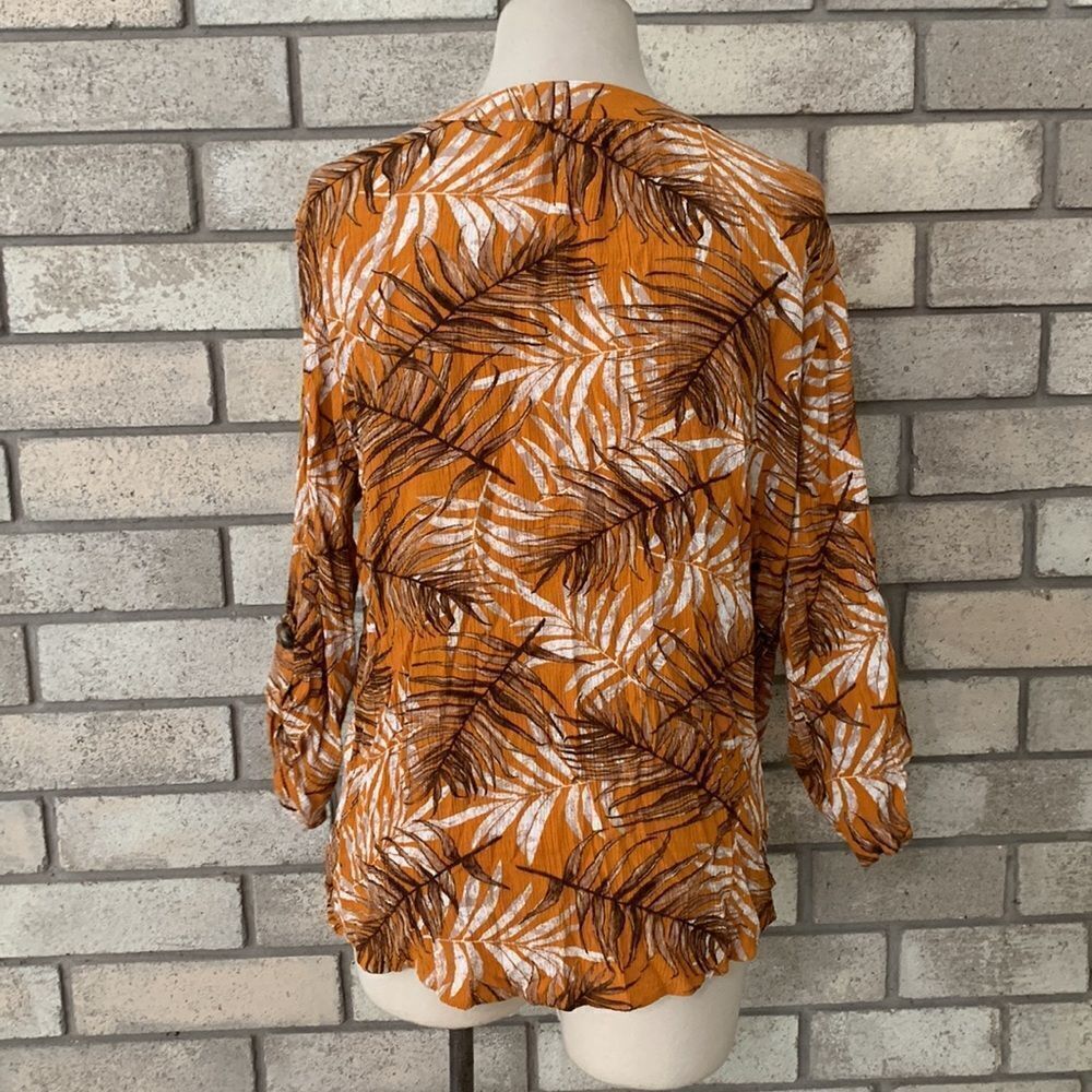 3for$20 button front blouse large - Picture 3 of 4